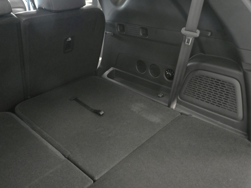 Rexton Premium+ AT 4x4  Lak 7-míst BLACK EDITION