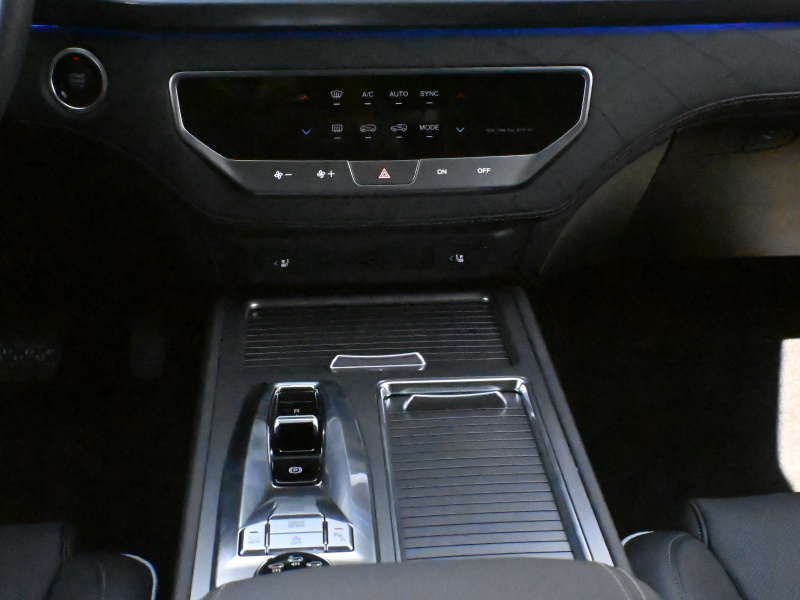 Rexton Premium+ AT 4x4  Lak 7-míst BLACK EDITION