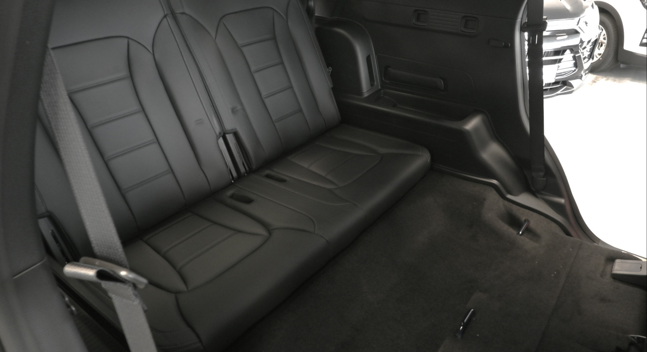 Rexton Premium+ AT 4x4  Lak 7-míst BLACK EDITION