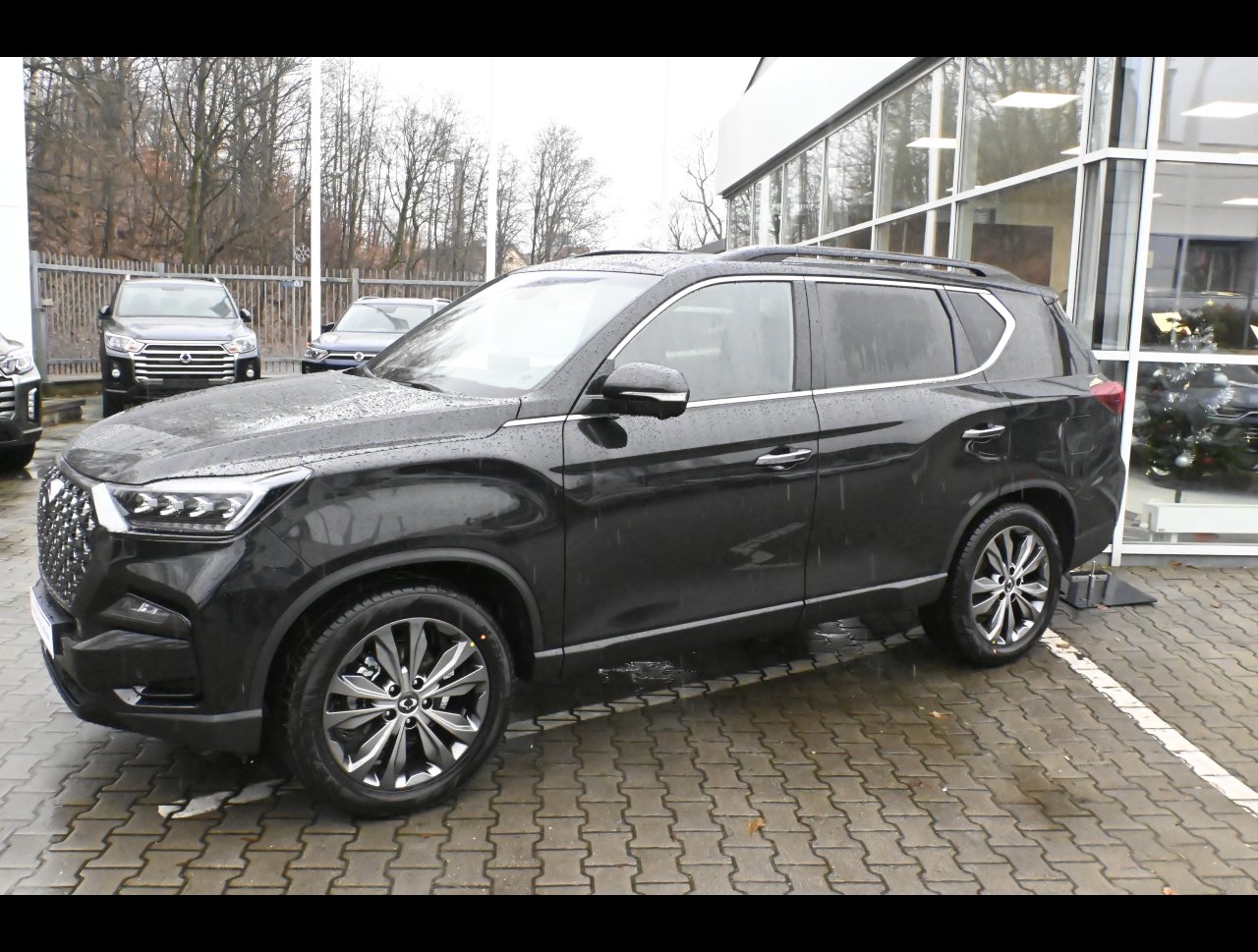 Rexton Premium+ AT 4x4  Lak 7-míst BLACK EDITION