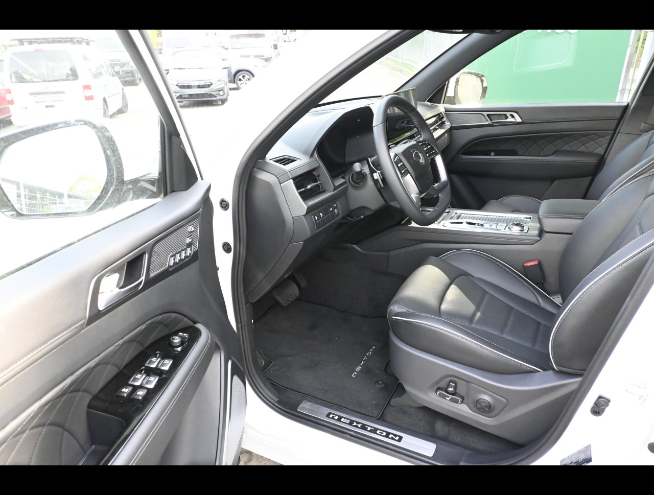 Rexton Premium+ AT 4x4  WAK nové